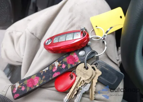 2021 Nissan Rogue Sv Fwd z USA, uszkodzony, nr VIN 5N1AT3BAXMC697891